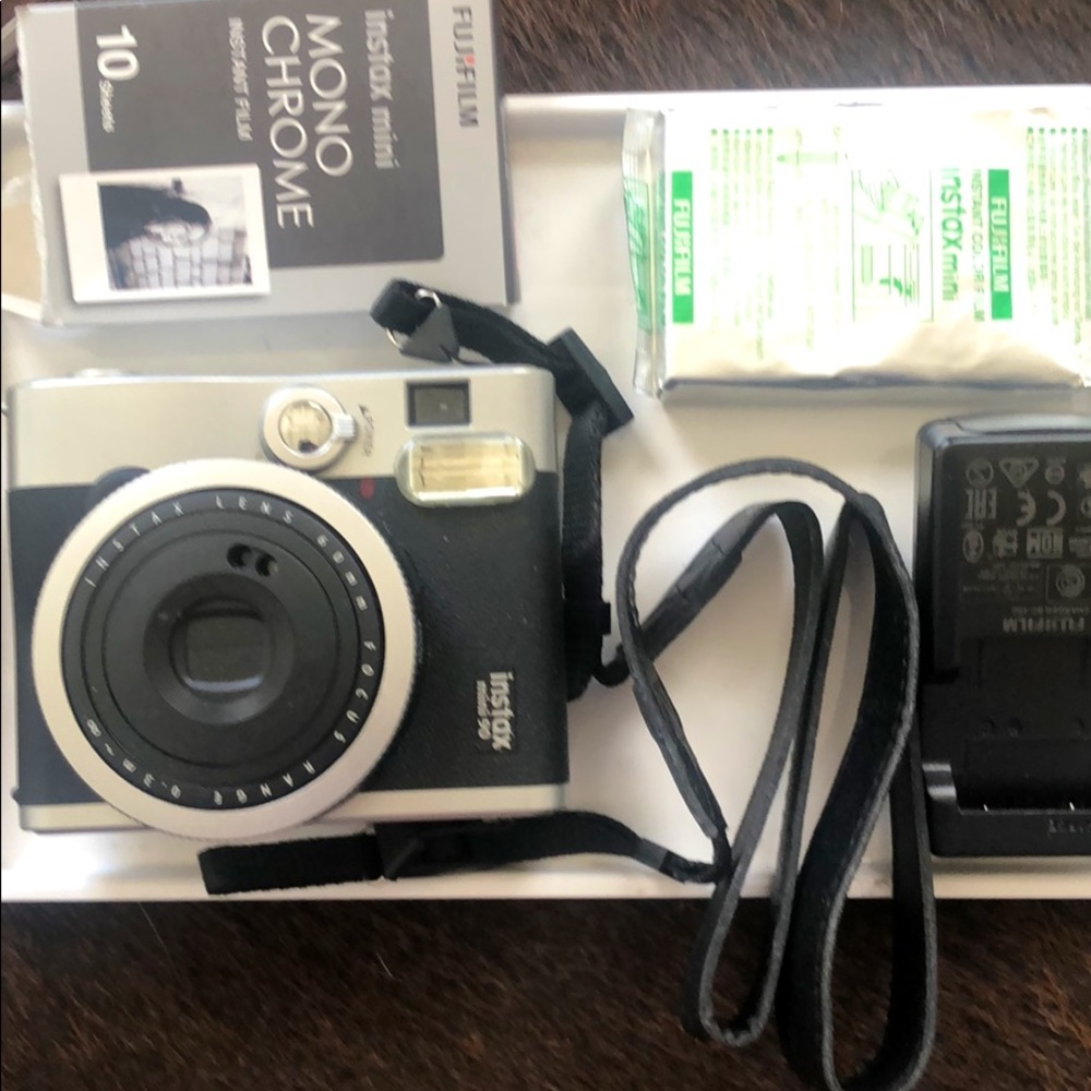 Like new Fuji film instax mini 90